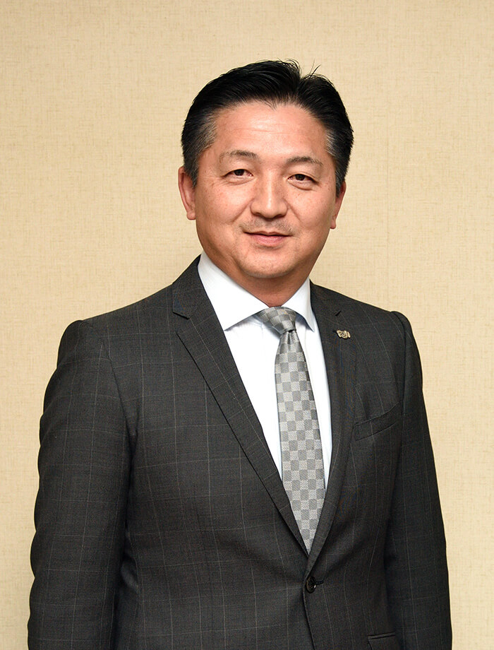Representative Director Takashi Yoshida